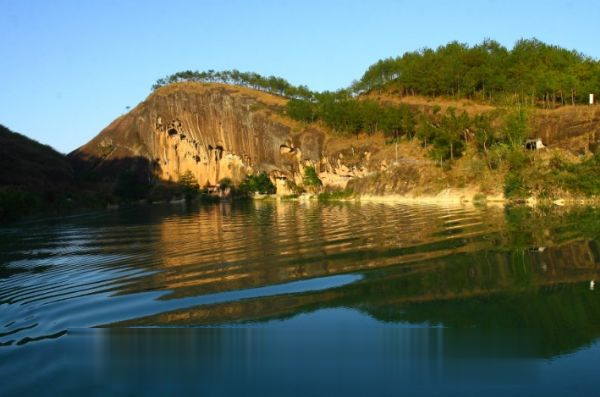 寻乌青龙岩风景区